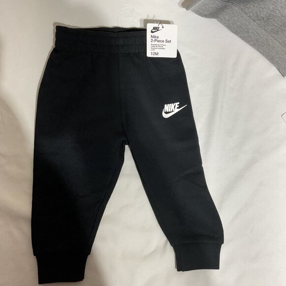 Nike Baby 2-Piece Set Gray & Black Sweatshirt & Pants Size 12M - Picture 3 of 4